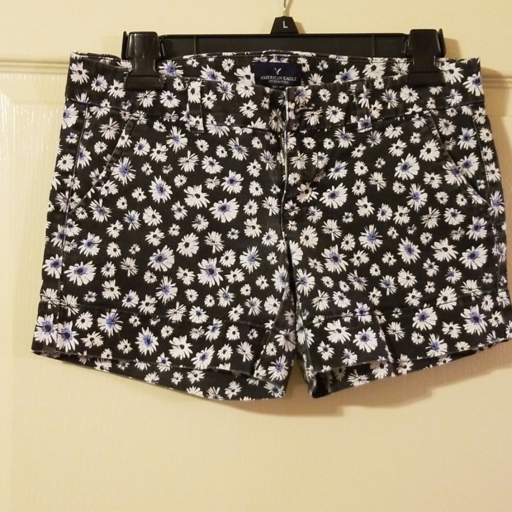 American Eagle floral shorts